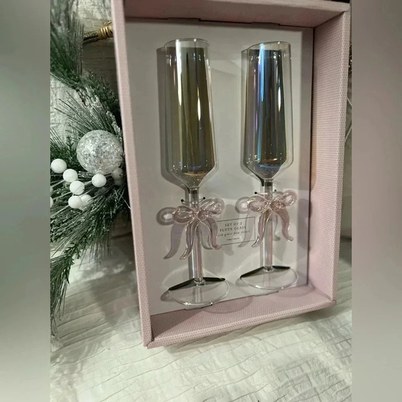 Cupcakes and Cashmere Iridescent Champagne Flute Wine Glass Set - Set of… - Picture 4 of 7